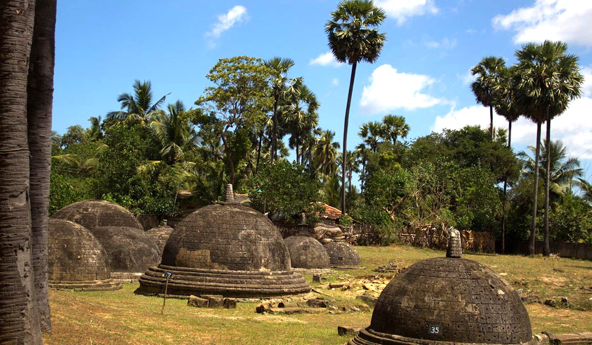 Kadurugoda Temple (Kandarodai Ruins)